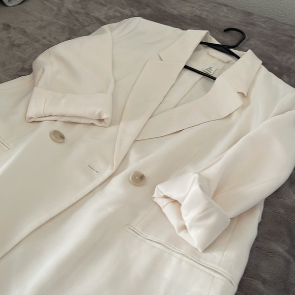 Small oversized cream blazer from HM - Picture 3 of 6